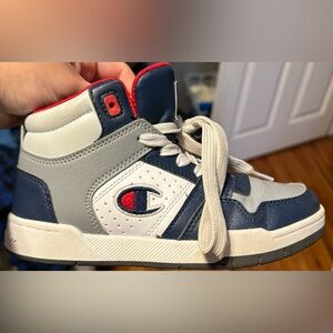 don’t fit my son anymore. Only worn a few times. Great condition!
